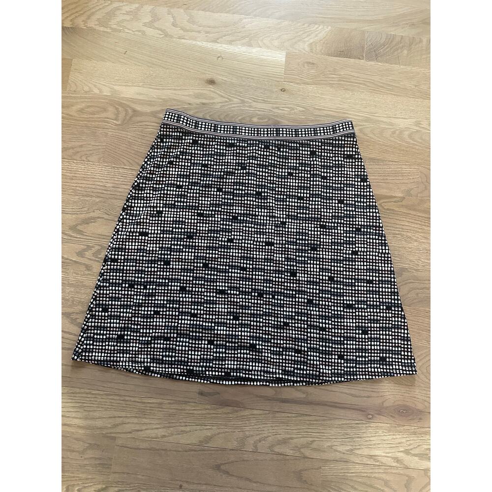 NWT Max Studios Women’s Knee Length Skirt. Cute polka dot design. Size XL.